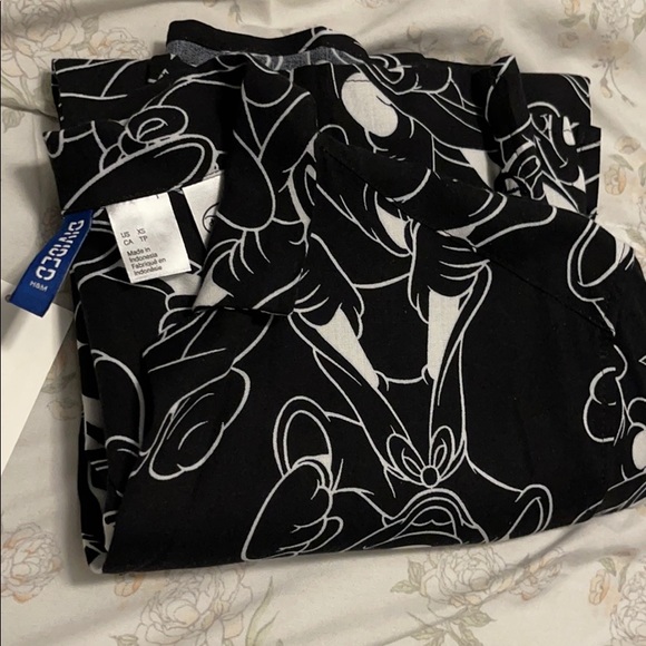 Black Mickey Mouse collared button short sleeve. - Picture 4 of 5